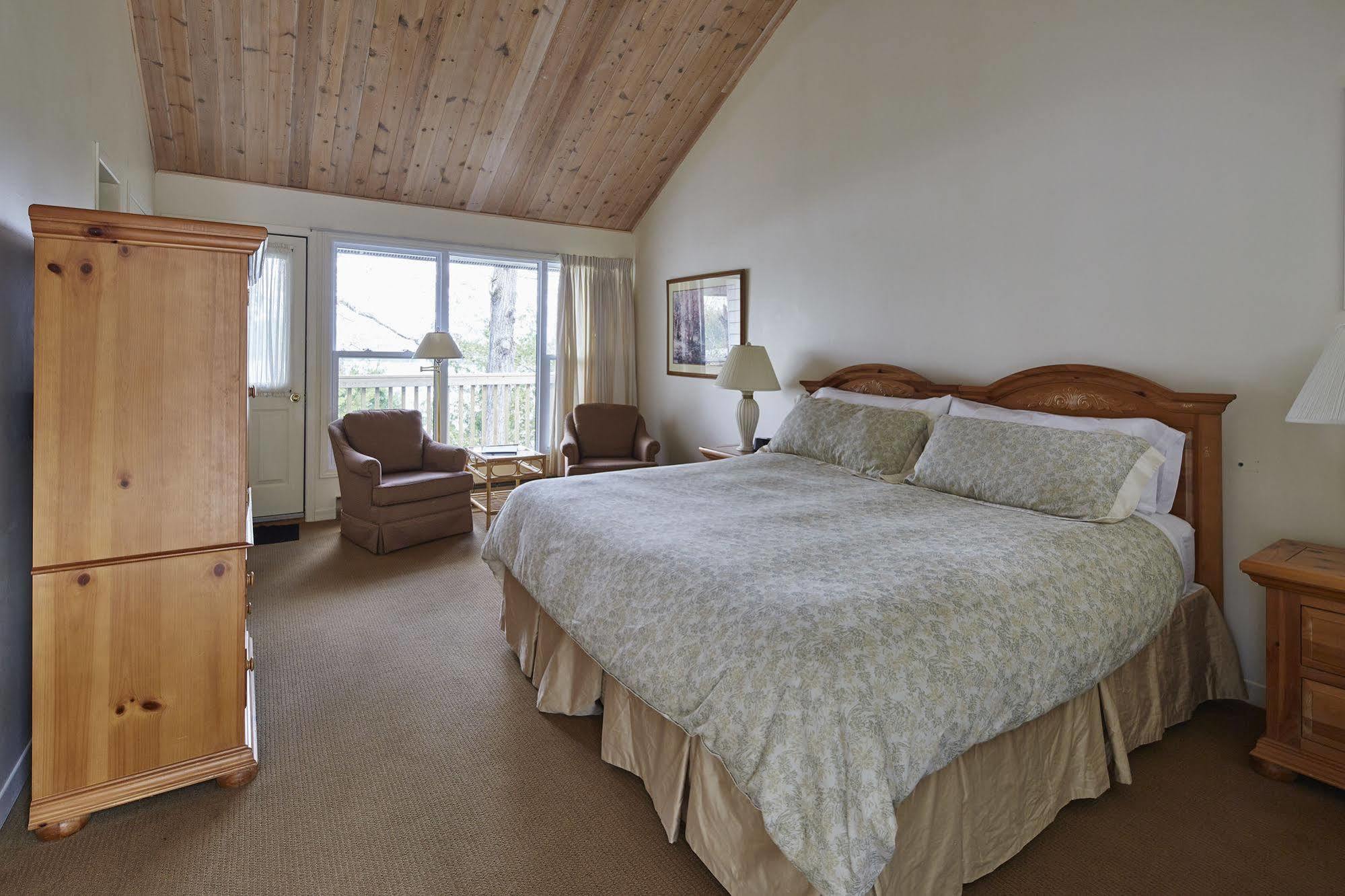 Sir Sam'S Inn & Spa (Adults Only) Haliburton Exterior foto